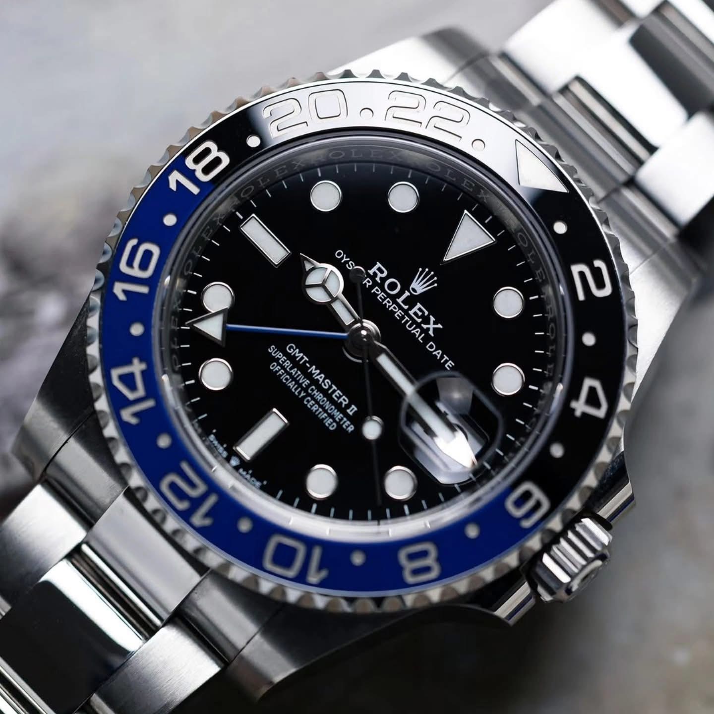 ساعة Rolex Submariner اوستيك سليڤر مينا اسود اطار اسود في ازرق