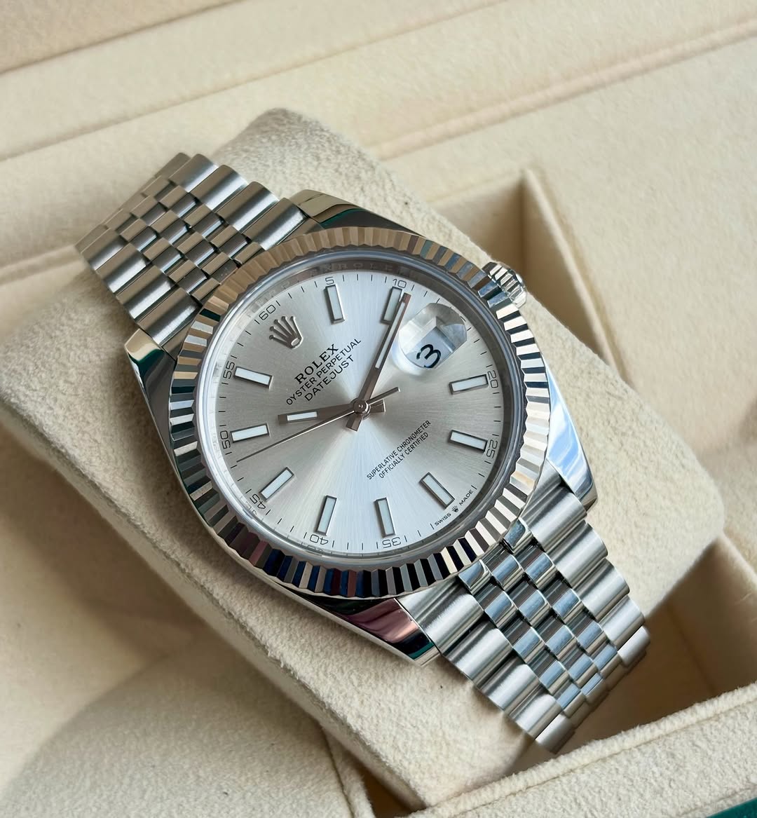 ساعة Rolex Datejust Men’s Watch شروط من الداخل سيلفر_مينا اسود وازرق واخضر وسيلفر _ ظهر شفاف