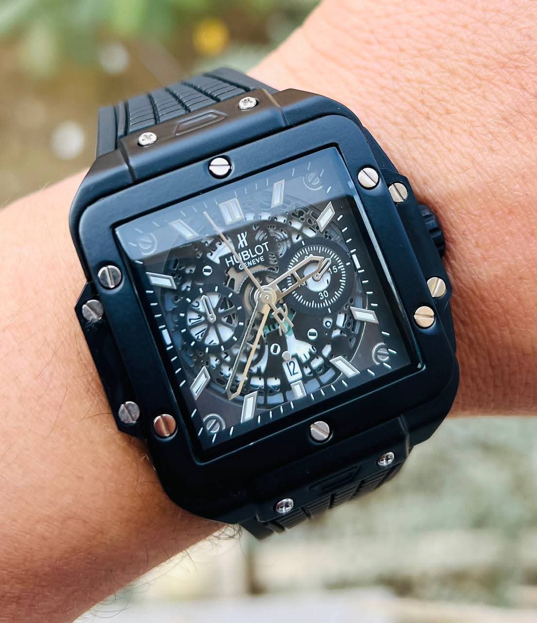 ساعة Hublot Square Rubber Strap  – Date Display لون اسود بالكامل 