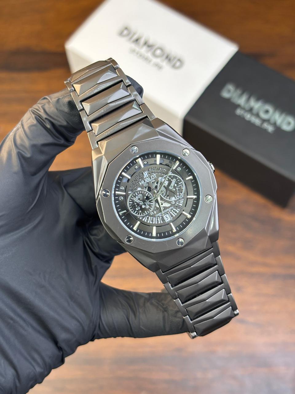 ساعة Hublot All-Black Metal Watch – Date Display