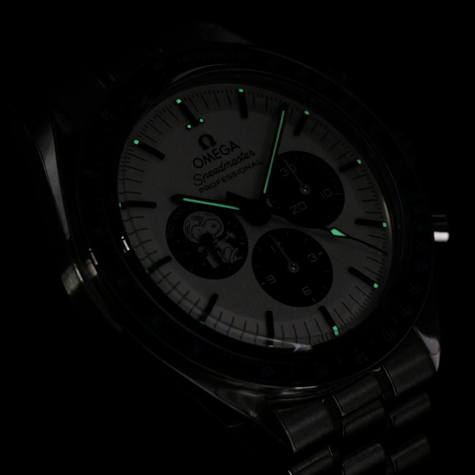ساعة Omega Chronograph Watch –  لون سيلفر ميناء اسود _ و ميناء ابيض في ازرق