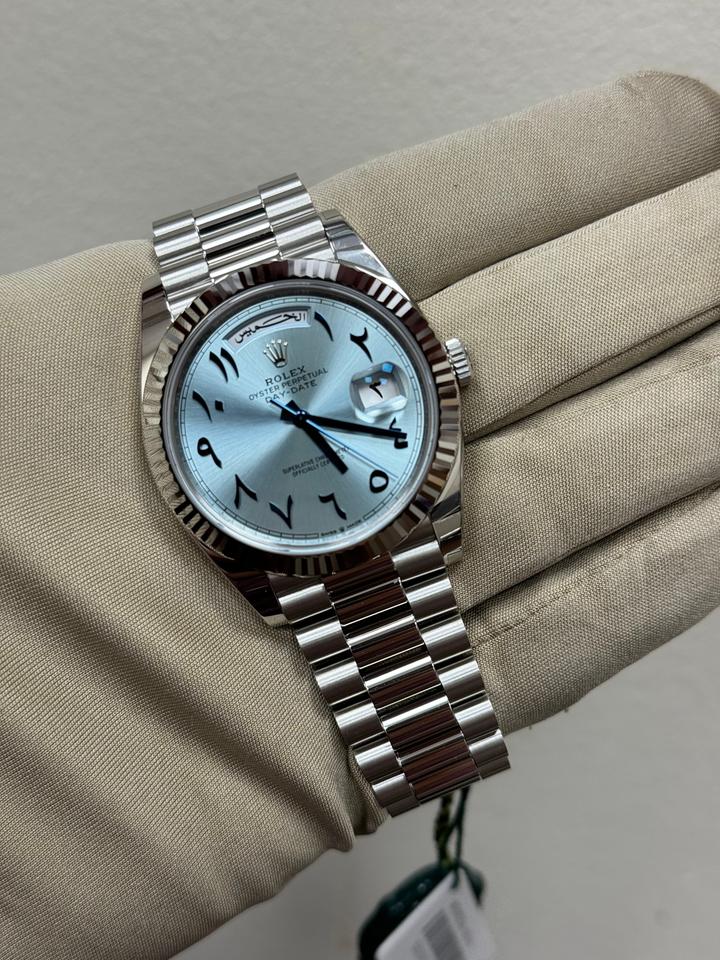 ساعة Rolex Day-Date Arabic Numerals – Baby Blue Dial بها 2 نتيجة اطار شروط