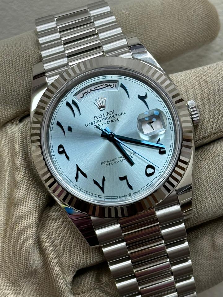 ساعة Rolex Day-Date Arabic Numerals – Baby Blue Dial بها 2 نتيجة اطار شروط