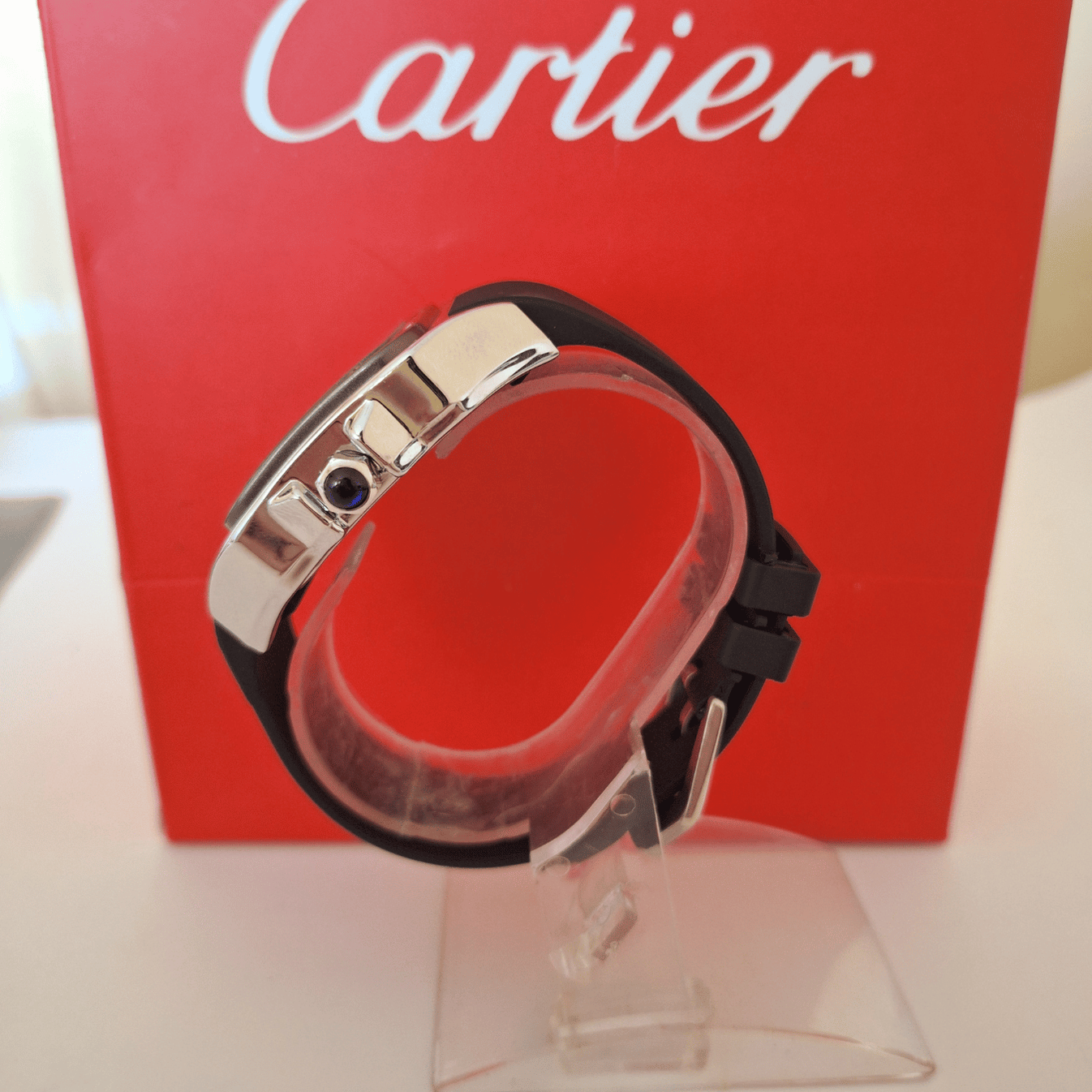 ساعة Cartier Santos Rubber Strap Watch –  with Date لون اسود ميناء اسود و ابيض 