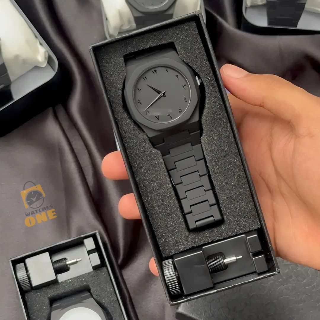 ساعة Carbon fiber اللون الاسود _ offer + جهاز ظبط الستراب